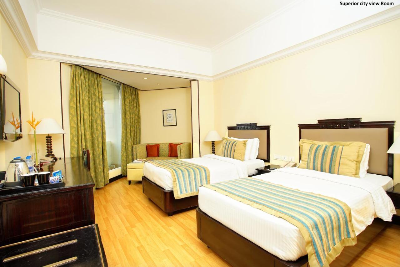 Vivanta Ernakulam, Marine Drive Kochi Exterior photo