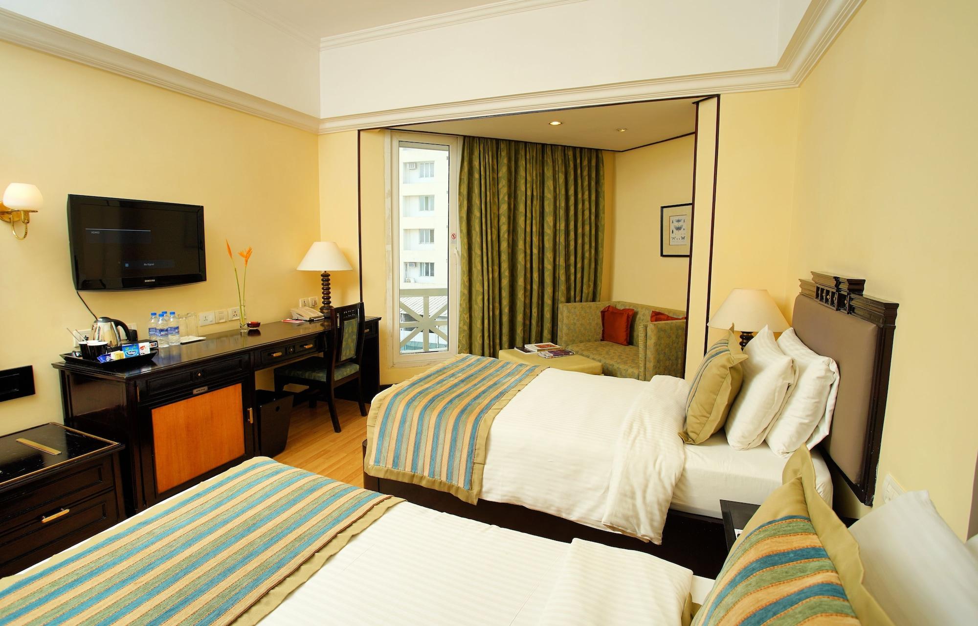 Vivanta Ernakulam, Marine Drive Kochi Exterior photo