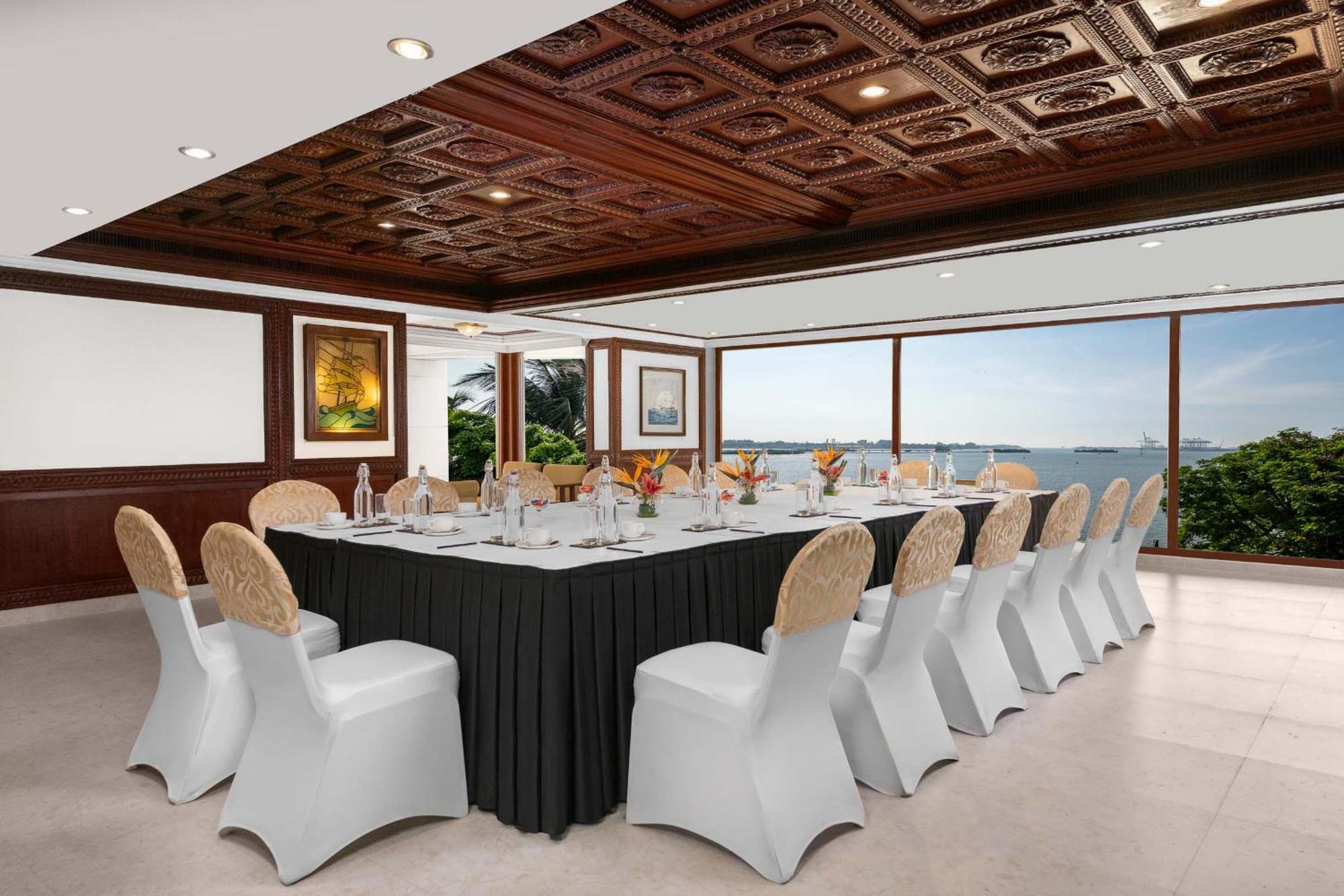 Vivanta Ernakulam, Marine Drive Kochi Exterior photo