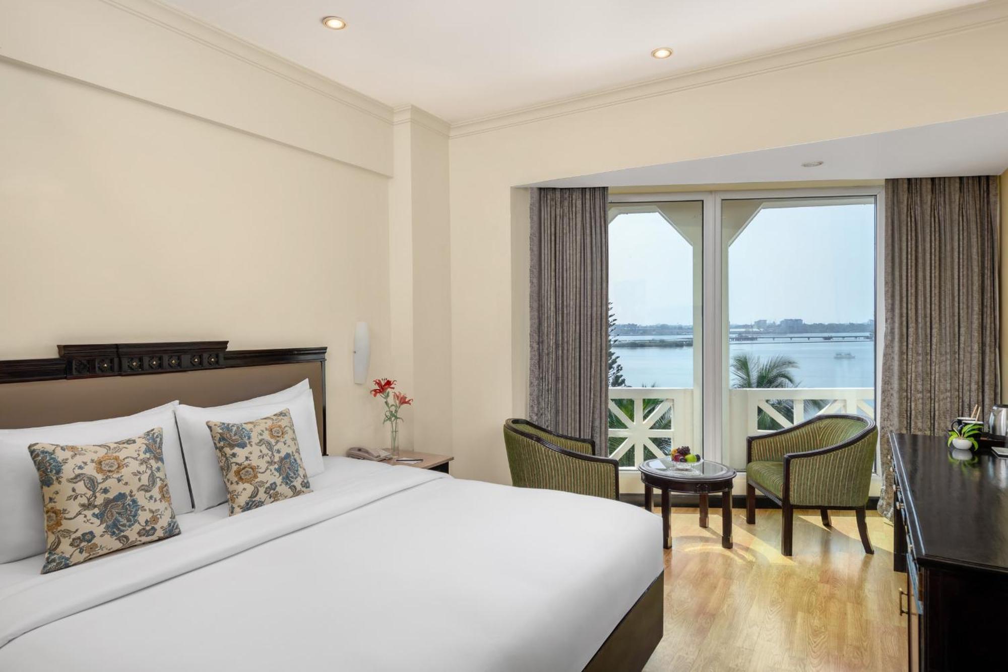 Vivanta Ernakulam, Marine Drive Kochi Exterior photo